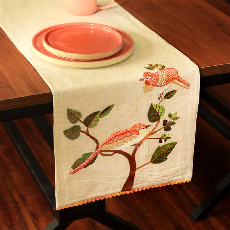 Chemin de table brodé Bird