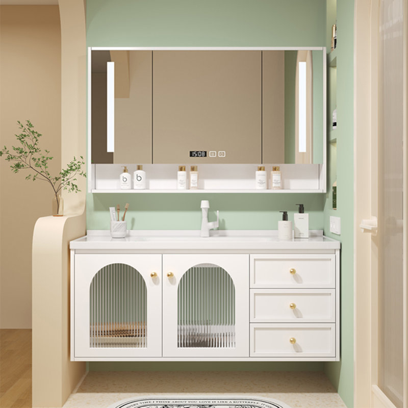 Armoire de salle de bain moderne et luxueuse.