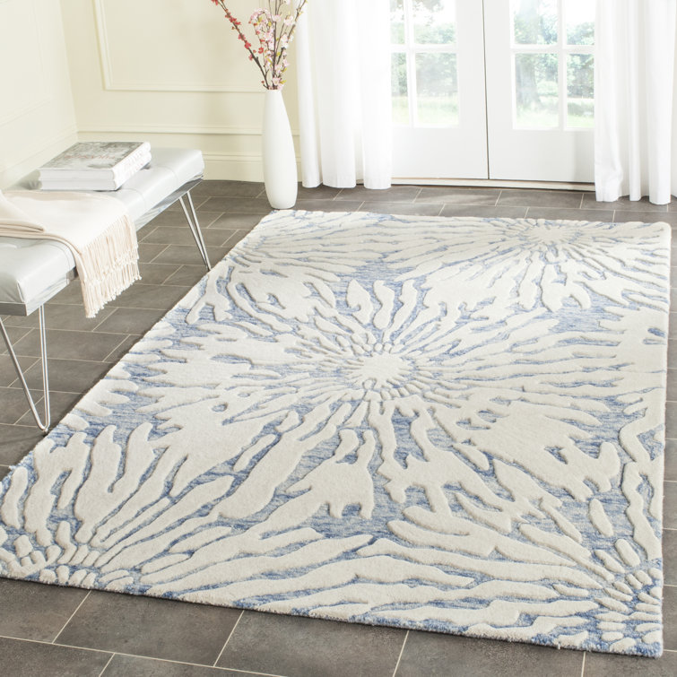 Mccullough Hand Tufted Wool Floral Rug