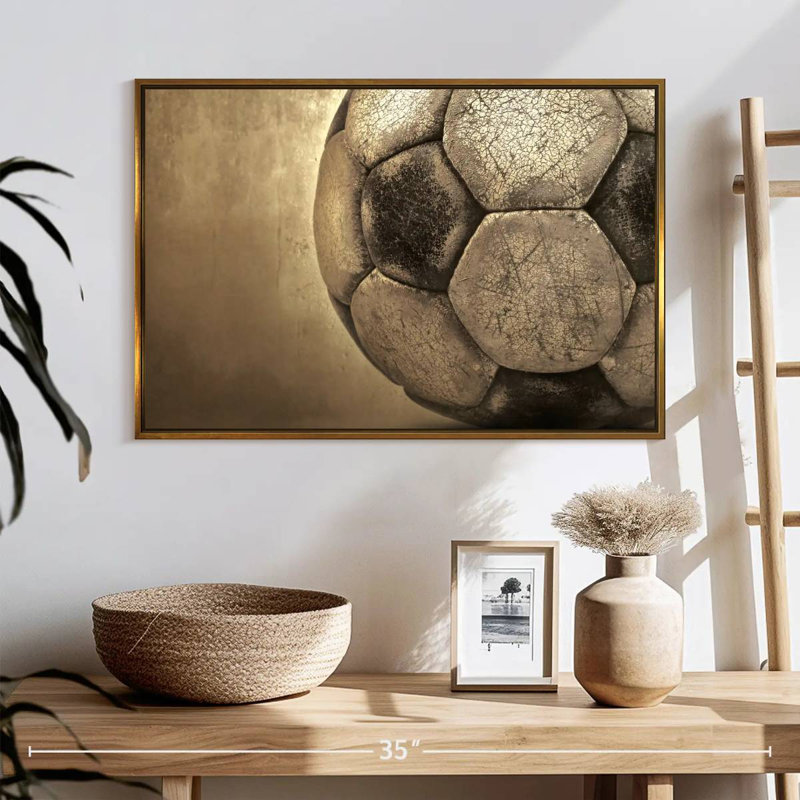 Ballon de soccer usé, Cadre flottant doré, 43 po x 29 po