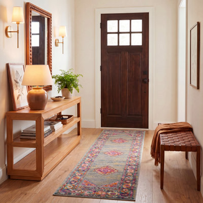 Christa Southwestern Light Gray/Fuchsia Area Rug