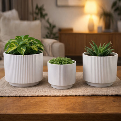 Set Of 3 Ribbed Melamine Planters With Footed Base, Matte White Indoor Plant Pots (8", 6.5", 4.9")