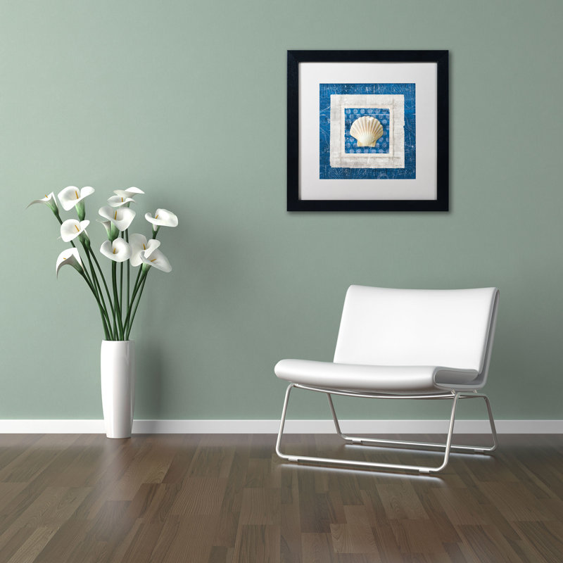 Maeda «Sea Shell III on Blue» par Belinda Aldrich, impression encadrée, Blanc, H 16 po x l 16 po