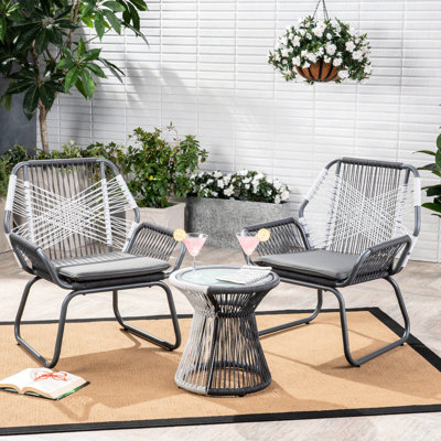 Patio 3 pièces avec corde tissée - 2 chaises et 1 table, charme rustique, structure en acier, plateau en verre trempé, coussins d'eau, gris et blanc: corde, couleur, structure