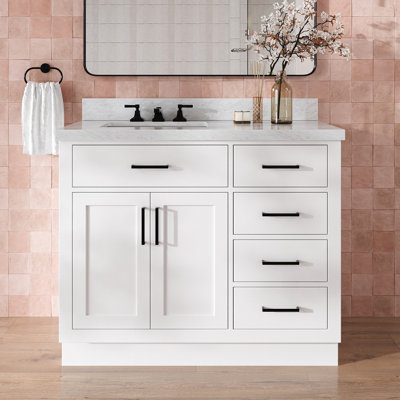 Meuble-lavabo simple en bois massif Tidworth de 42 po avec plateau en marbre de Carrare de 1,5 po