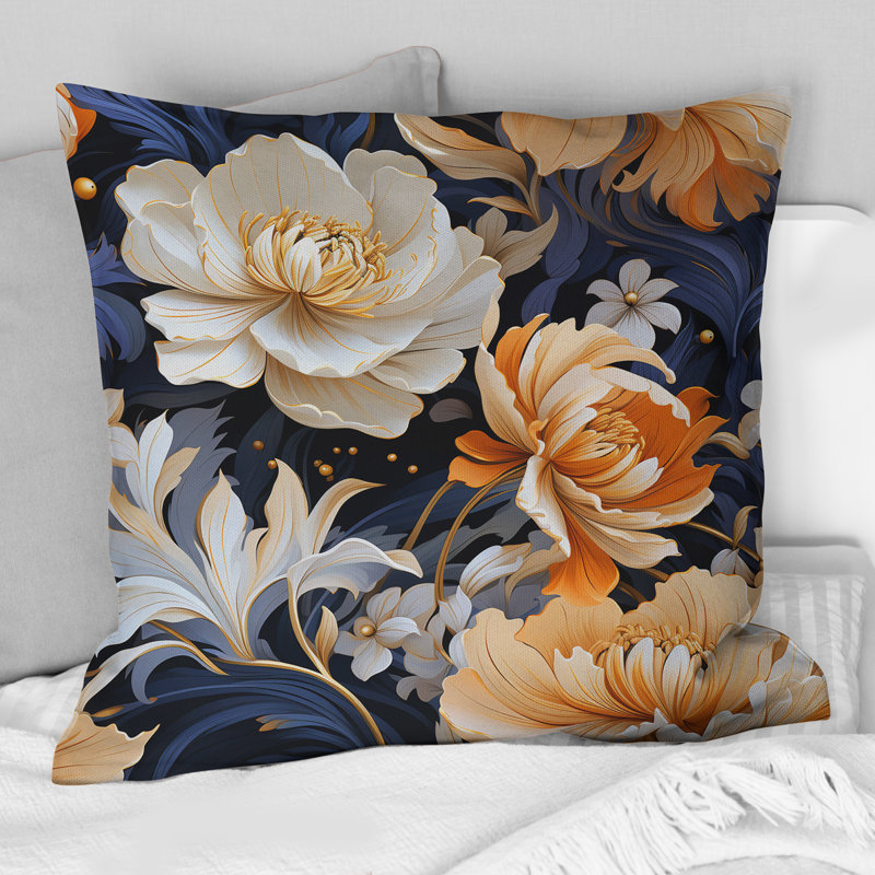Beige éthéré Elegance Floral Blooms - Coussin décoratif à imprimé floral, H 18 po x l 18 po