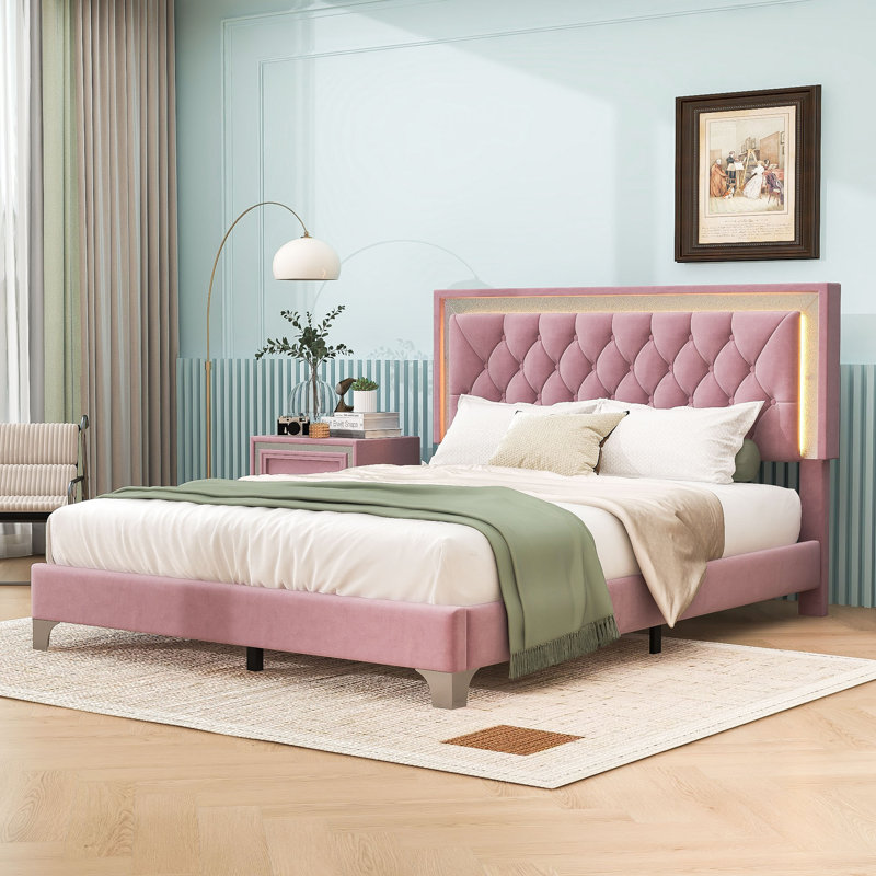 Grand lit plateforme tapissier avec tête de lit Kathyrne, Rose