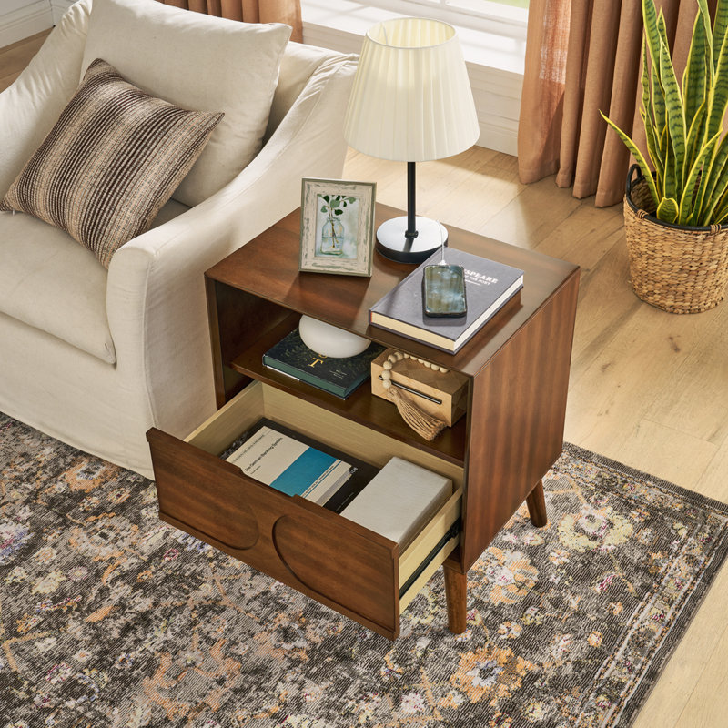 Table de bout avec station de charge, ports USB et trou de sortie et 4 pieds en bois massif