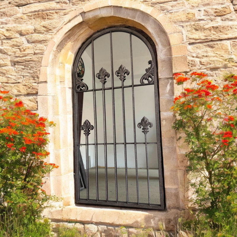 Rustic Metal Garden Wall Mirror Hand Finished Indoor Outdoor Hanging Decorative Accent Decor for Patio Home Decor