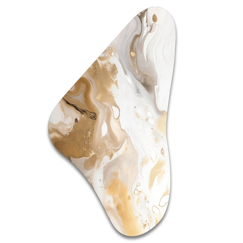 Or et gris A Marble Effect IV - Art mural asymétrique en forme de Boomerang en marbre, H 39 po x l 21 po