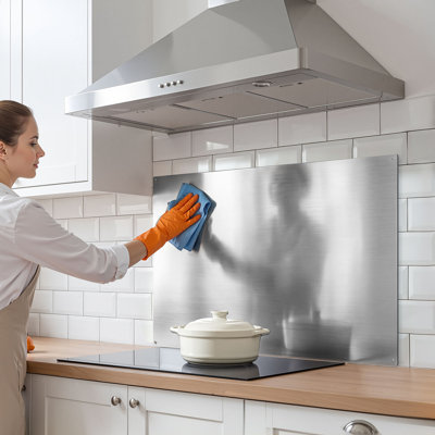 Dosseret en acier inoxydable de 30 po x 30 po pour le poêle, pare-éclaboussures ultra plat, dosseret de hotte de cuisine à panneau mural, panneau métallique de cuisine facile à nettoyer, trous pré-percés pour une installation facile, argent
