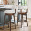 Tabouret de bar rembourré pivotant à 360°, structure en bois massif, siège et dossier rembourrés, finition cloutée, tabouret pour îlot de cuisine-936388590-957258364-958391965