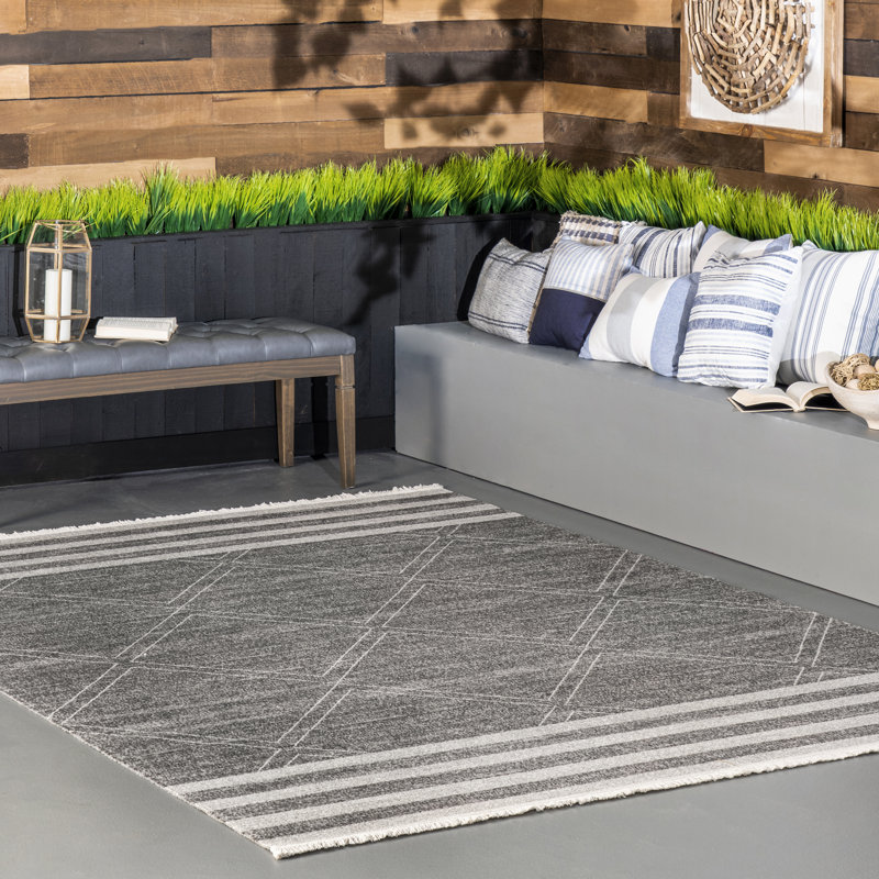 Tapis intérieur/extérieur gris géométrique Aherin, Rectangle 6 pi 7 po x 9 pi