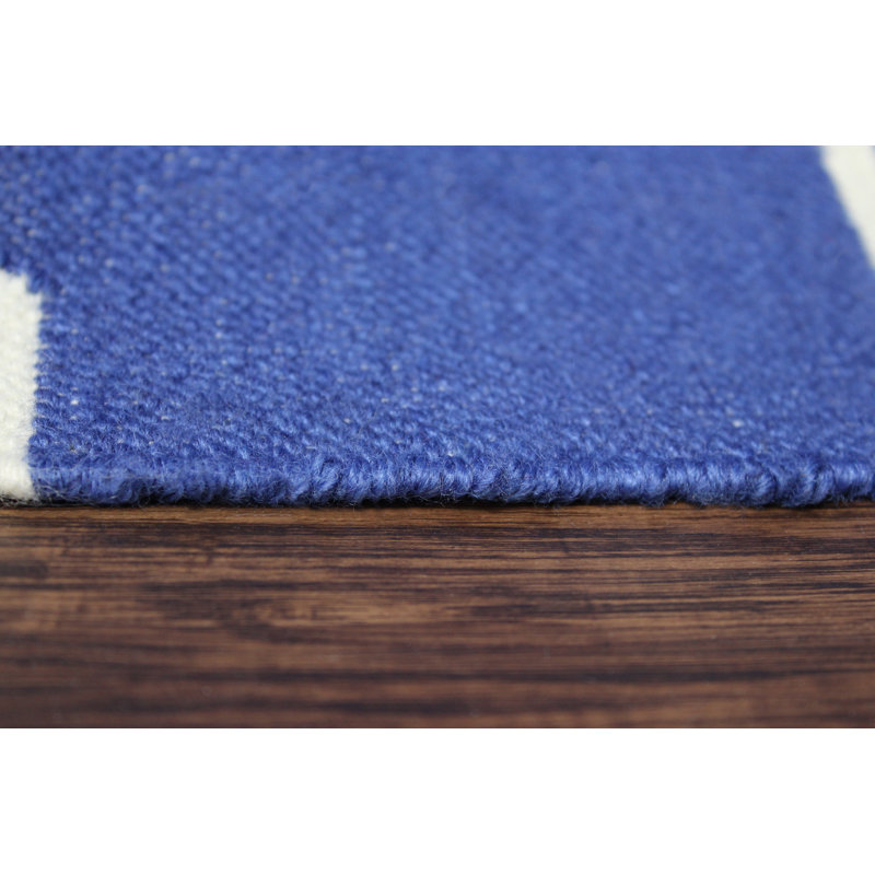 Tapis décoratif bleu tissé à la main à motif géométrique Fitchburg, Rectangle 8 pi x 11 pi