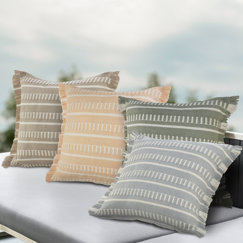 Coussin décoratif intérieur / extérieur à rayures frangées fabriqué à la main Coastal, 24 po x 24 po, Vert