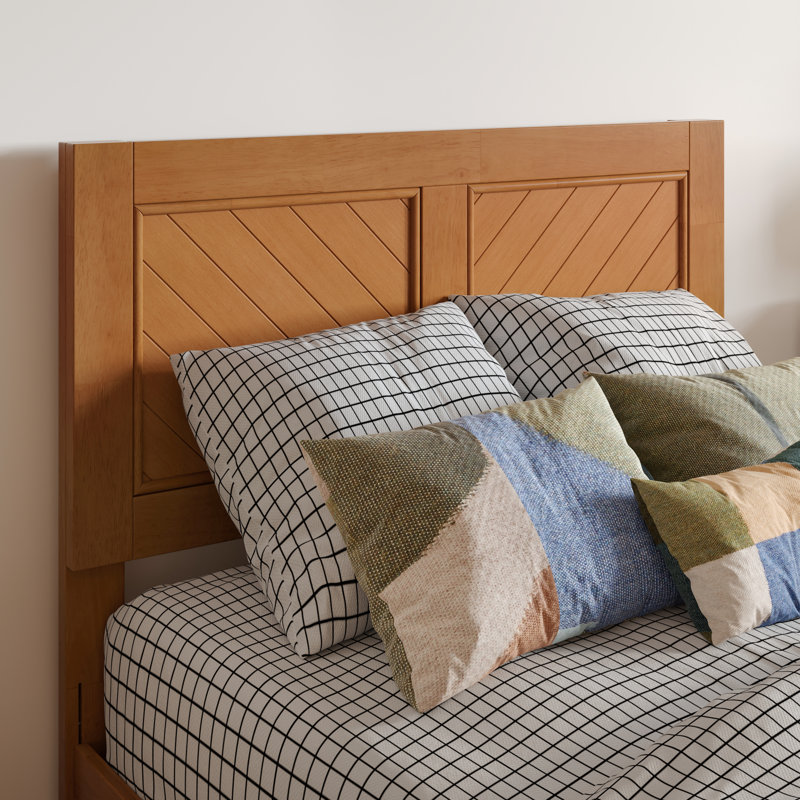 Lamarkus Solid Wood Storage Platform Bed with Footboard & Under Bed Drawers, Twin XL, Light Toffee