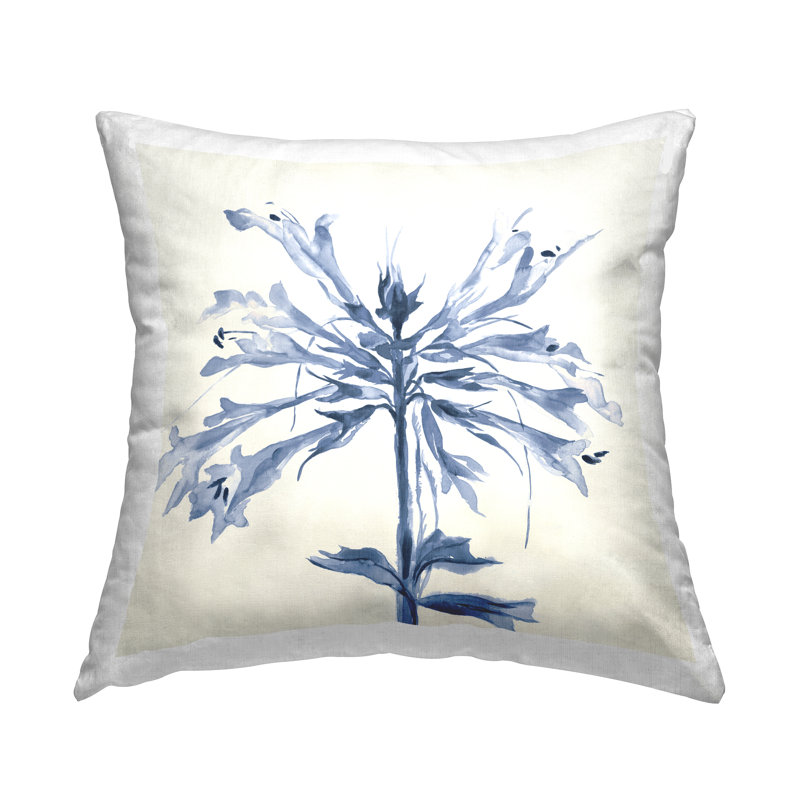 Coussin décoratif moderne à motif floral abstrait bleu par Liz Jardine