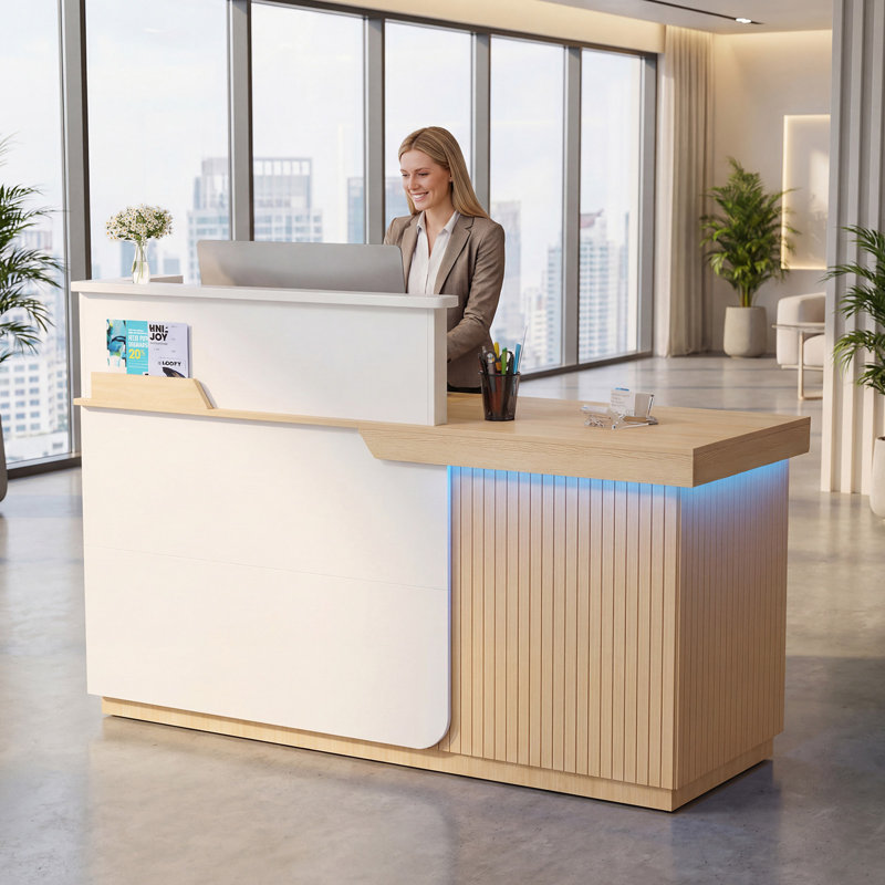 Bureau d'accueil moderne avec éclairage DEL et station de recharge, comptoir spacieux de 62,2 pouces pour bureau moderne.