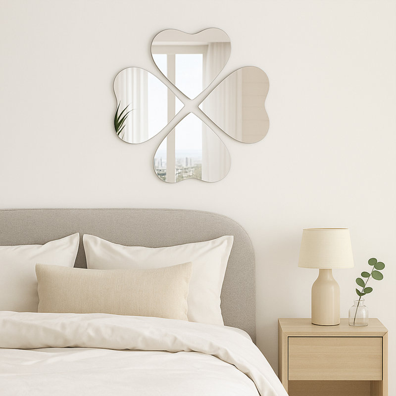 Ensemble de 4 petits miroirs adhésifs modernes et contemporains sans cadre, Forme de cœur 7,12 po x 7,12 po