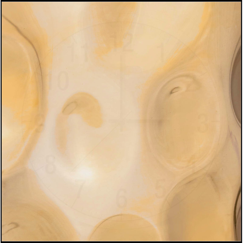 Table de bout moderne en métal martelé à la main, parfaite pour ajouter une touche d'élégance et de durabilité à tout espace de vie.