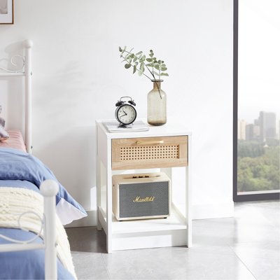 Table de chevet moderne en rotin 15,75 po avec tiroir, table de bout décorative pour chambre à coucher et salon
