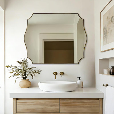 Miroir de salle de bain 32 po x 40 po en or brossé, miroirs festonnés pour le mur, grand miroir bronze champagne avec un élégant design incurvé festonné, cadre mince en acier inoxydable antirouille