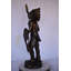 Statue de chef indien en bronze très détaillée - Taille: L 24 po x l 18 po x H 53 po.