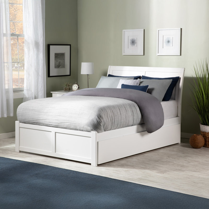 Lit plateforme en bois massif avec pied de lit Lundy, Blanc, Plein