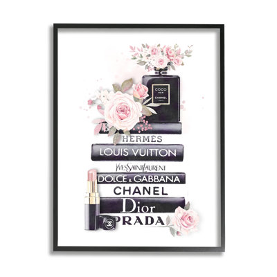 Roses roses et articles de toilette glamour