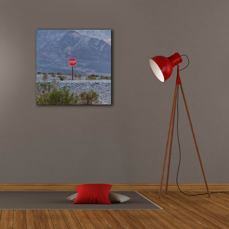 Toile épique «Stop Sign Landscape» par Epic Portfolio, 26 po x 26 po, H 26 po x l 26 po