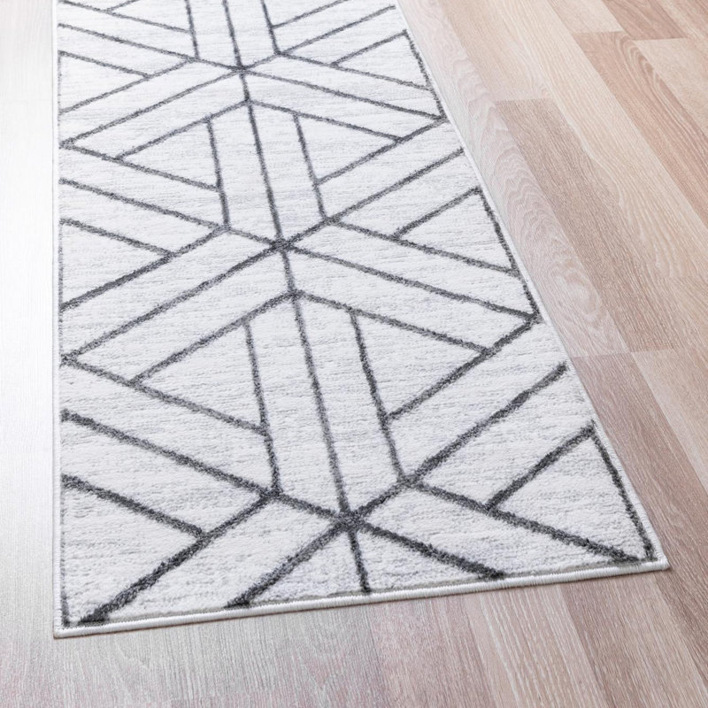 Tapis ivoire / gris à motif géométrique Rochele, Tapis de couloir 2 pi 7 po x 16 pi 5 po