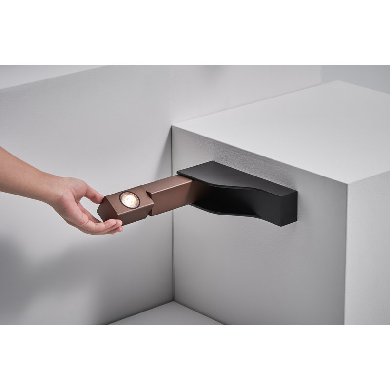 WÚ 1 - Light Armed Sconce, Pearl Cocoa/Matte Black