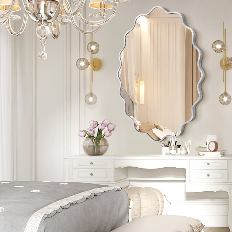 Miroir mural élégant et ovale ondulé, Argent argent, 36" x 24"