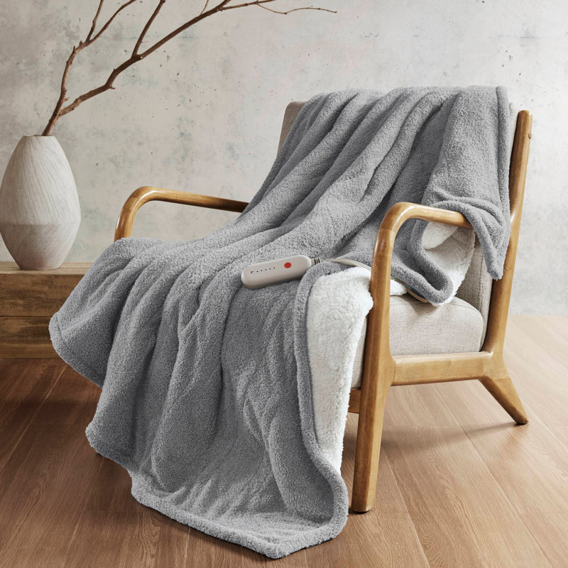 Dream Soft Heated Throw, Gray