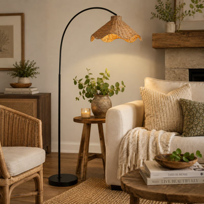 Lampe sur pied arquée en rotin 70,5 po Millerville