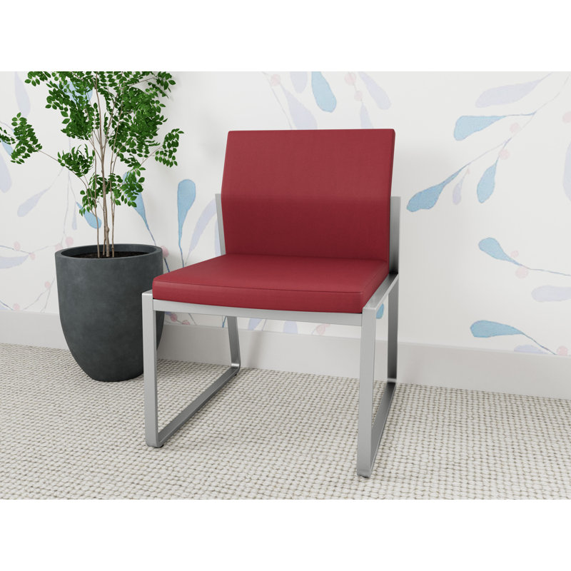 Chaise d'invité sans accoudoirs Gansett, Argent, Vinyle Patriot Plus Bordeaux