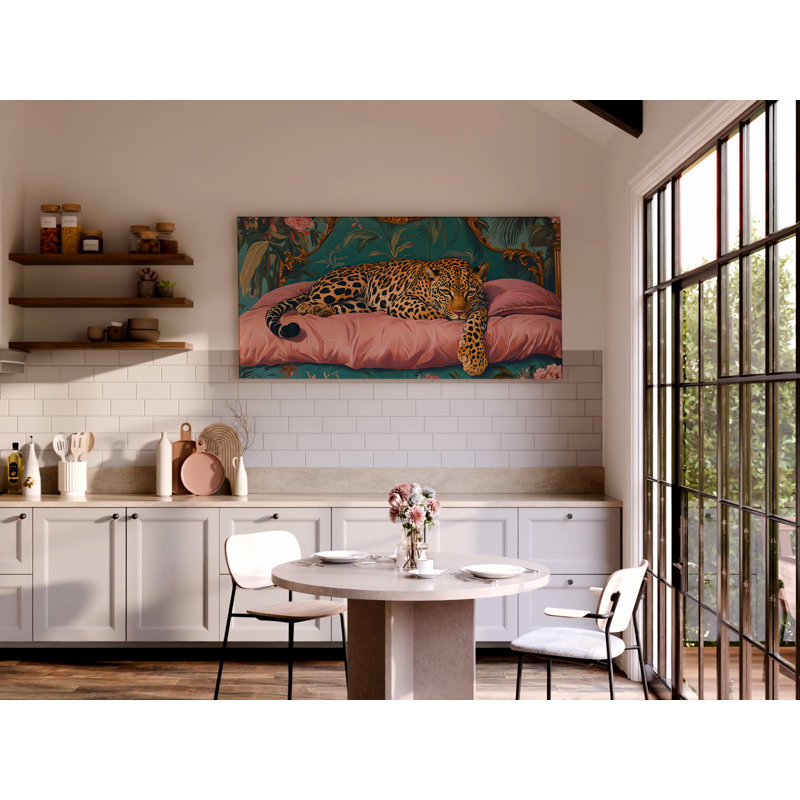 «Luxury Leopard Resting» - Art mural tendu sur toile prêt-à-accrocher, H 24 po x l 48 po x P 1,5 po