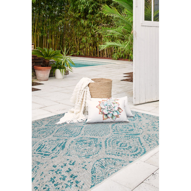 Indoor / Outdoor Rug, Rectangle 2'7" x 4'11"