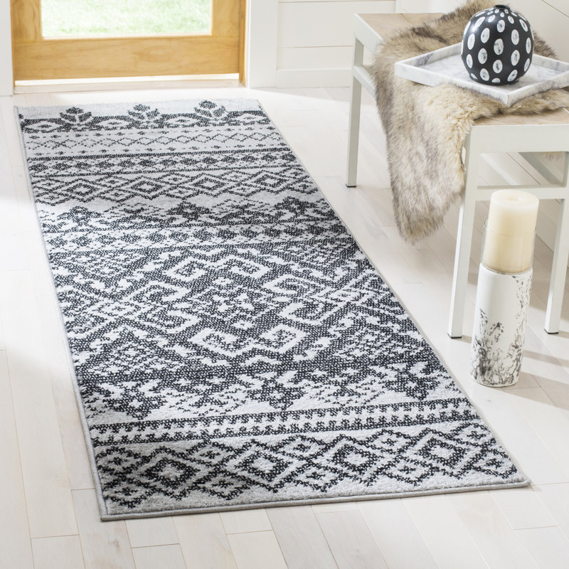 Nicarla Geometric Indoor/Outdoor Rug, Runner 2'6" x 10'