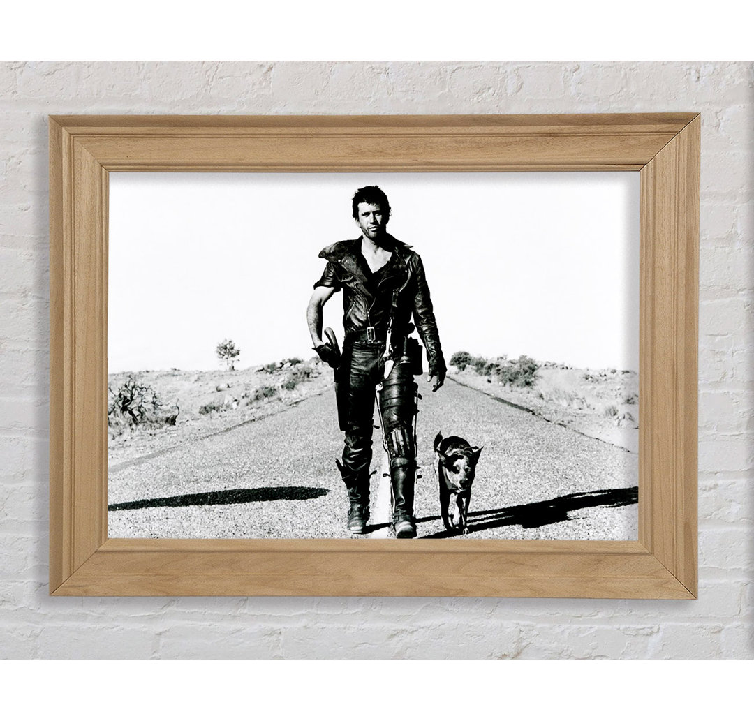 Mad Max Highway Walk With Dog B N W - Einzelbildrahmen Kunstdrucke