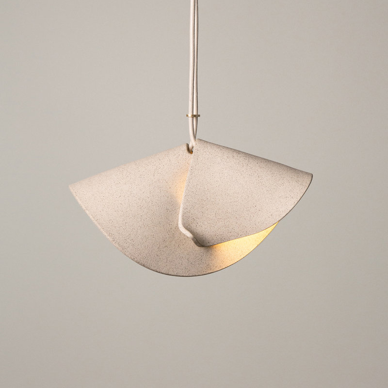 Shado Pendant, Sand