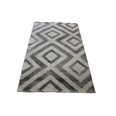 Biola Hand Knotted Silk Rug