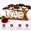 Elfgund fait à la main «LOVE» sous l'arbre, sculpture en bois symbole de l'harmonie, décoration de la Saint-Valentin pour la maison