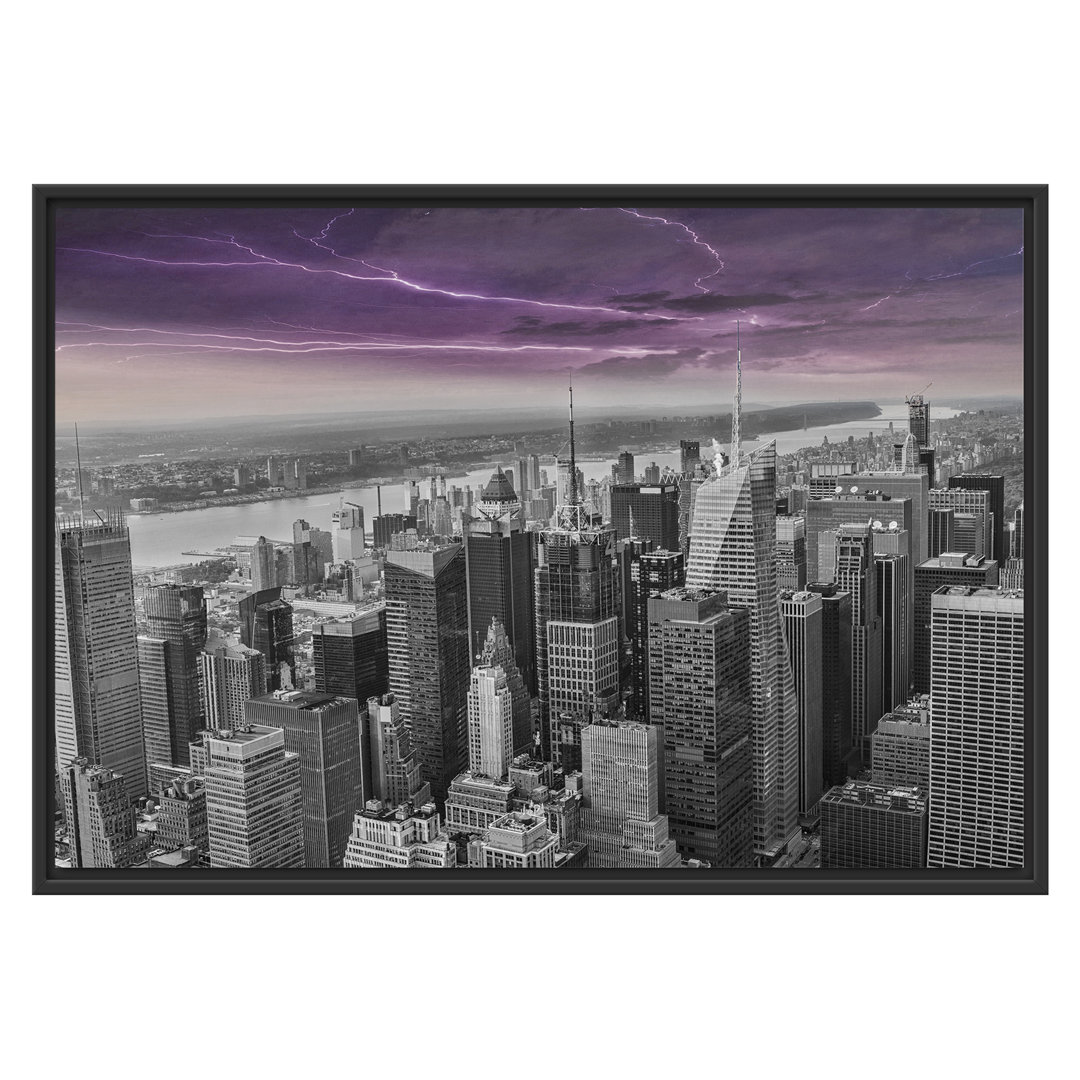 Gerahmtes Wandbild Skyline New York Gewitter