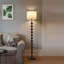 Lampe sur pied 63 po avec ampoule à intensité variable et télécommande