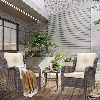 Chaise de patio simple avec coussins Ebern Designs (ensemble de 3)