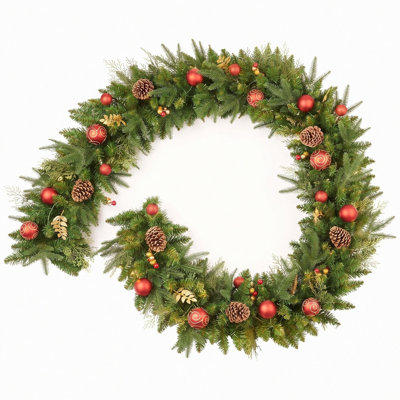 Guirlande de Noël artificielle, 180 cm (70,87 po), vigne de pin d'hiver avec boules de Noël rouges, pommes de pin et baies dorées, décor végétal pour foyer, arche, rampe d'escalier, intérieur.