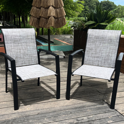 Deux chaises d'extérieur en métal empilables pour patio, jardin ou bord de piscine, structure noire, résistante aux intempéries, à séchage rapide, L 22,1 po x l 25,2 po, H 36 po, capacité de 400 lb pour tous les repas 2, dossier et siège respirants