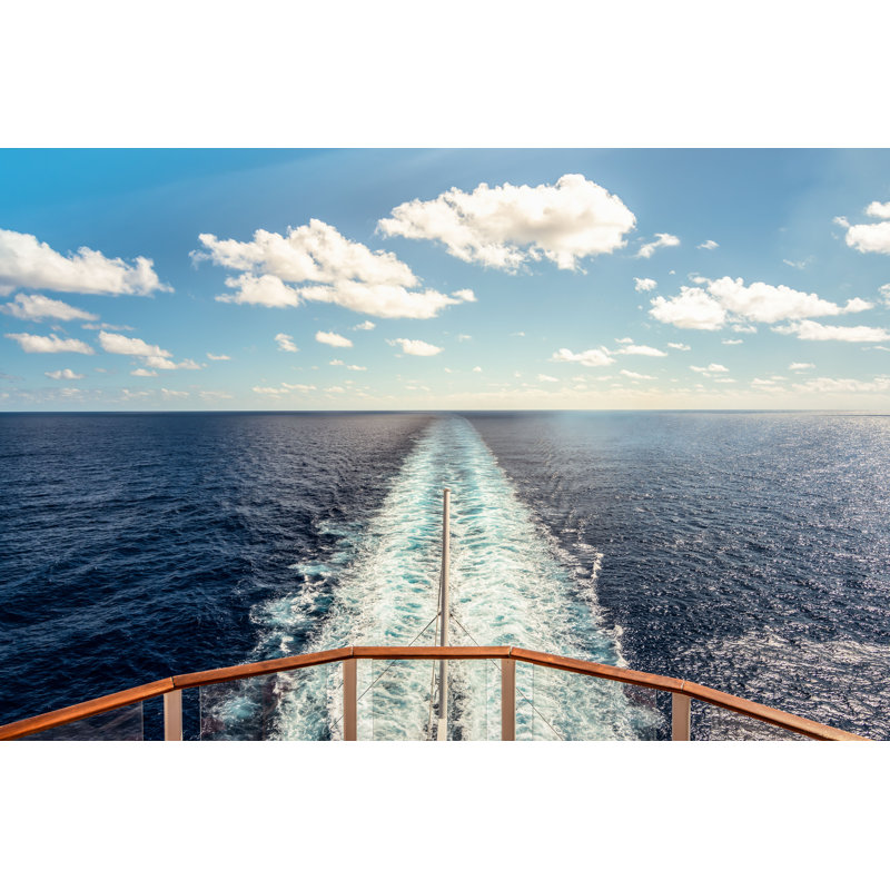 «Martelle Trail Of Cruise Ship» par - Photographie sur toile tendue, H 32 po x l 48 po