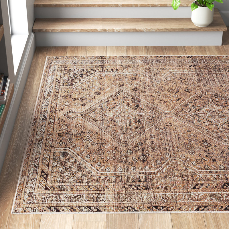 Tapis oriental brun clair / orange lavable à la machine Westbrook, Rectangle 2 pi x 2 pi 11 po